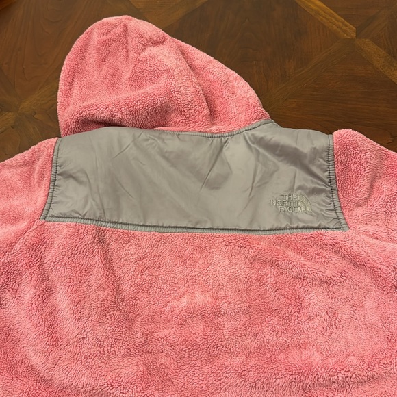 North Face Pink Fuzzy Jacket- size 10/12 - Picture 4 of 5